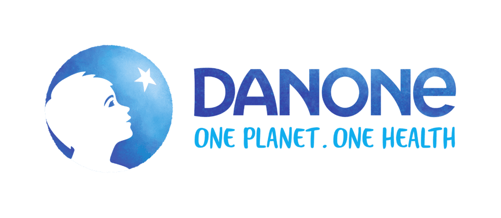 Danone — Mitarbeiter:innen lesen den KI-Newsletter