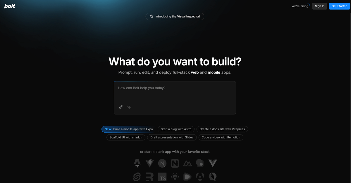 Startseite von Bolt.new mit einer dunklen Benutzeroberfläche und Eingabemaske zur KI-gestützten App-Generierung.